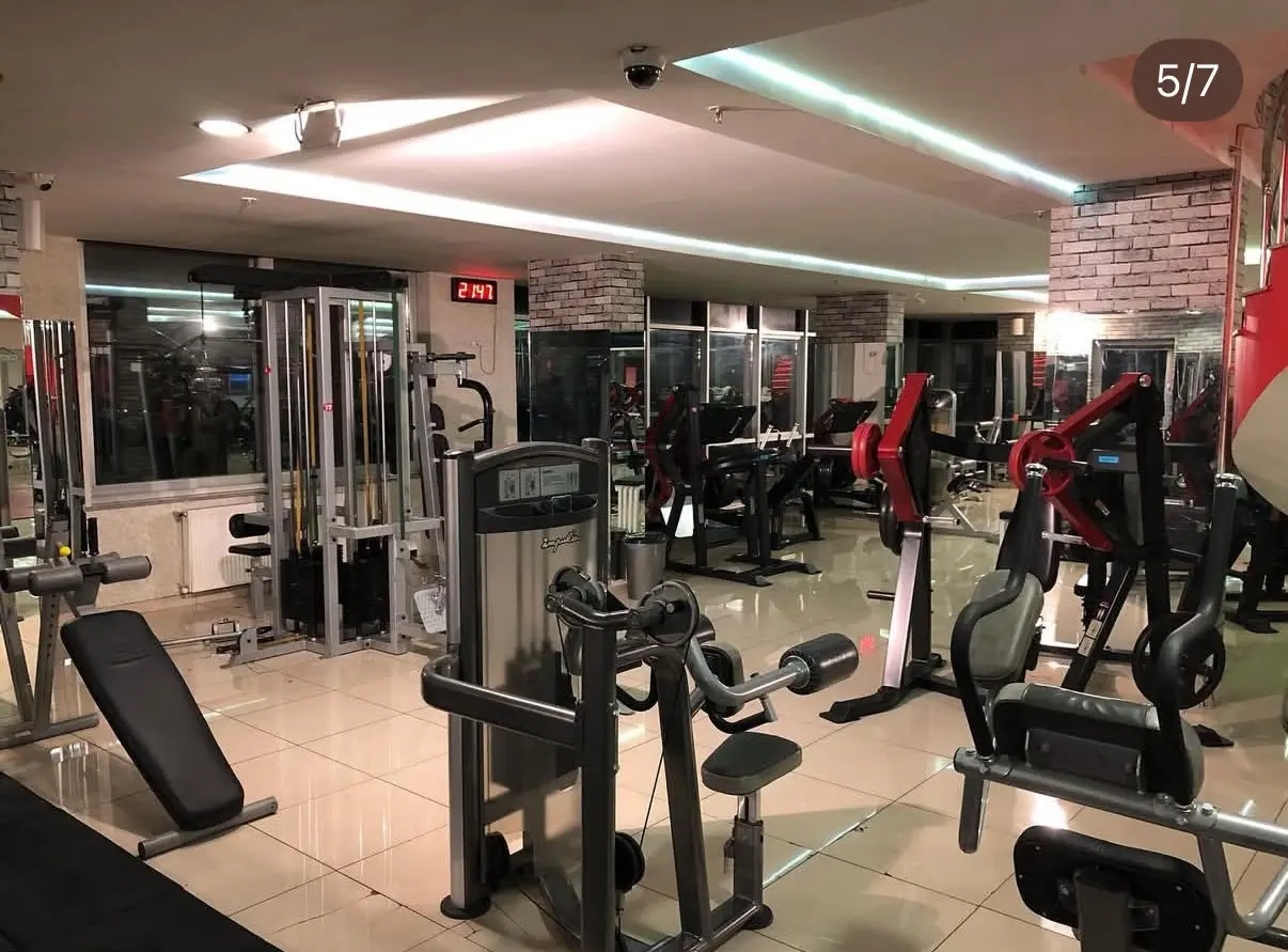 Form Spor fitness makineleri bölümü